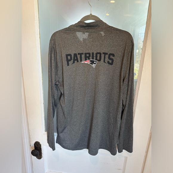 New England Patriots Men’s Large 1/4 Zip - Picture 3 of 4